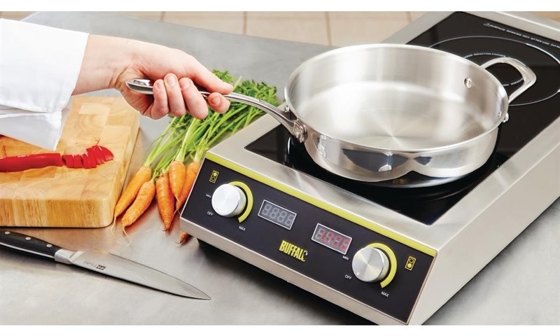  Vogue Tri Wall Saute Pan 280mm 