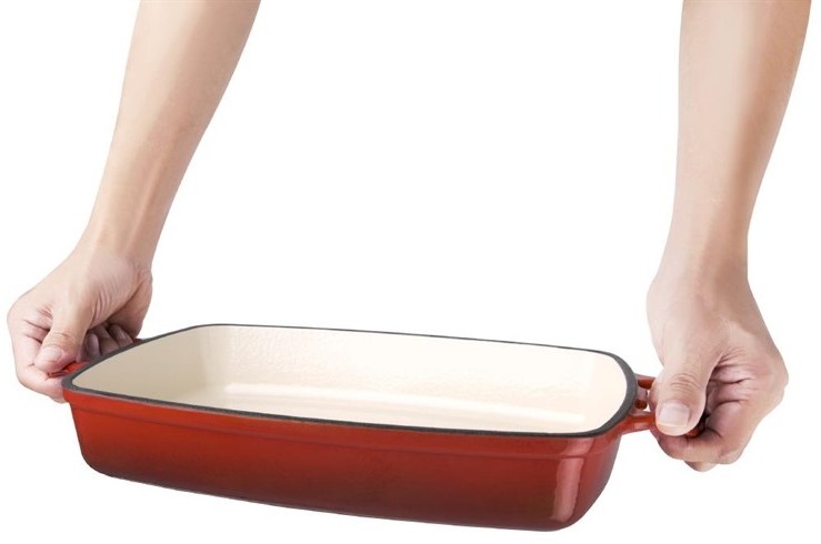  Vogue Red Rectangular Cast Iron Dish 2.8Ltr 
