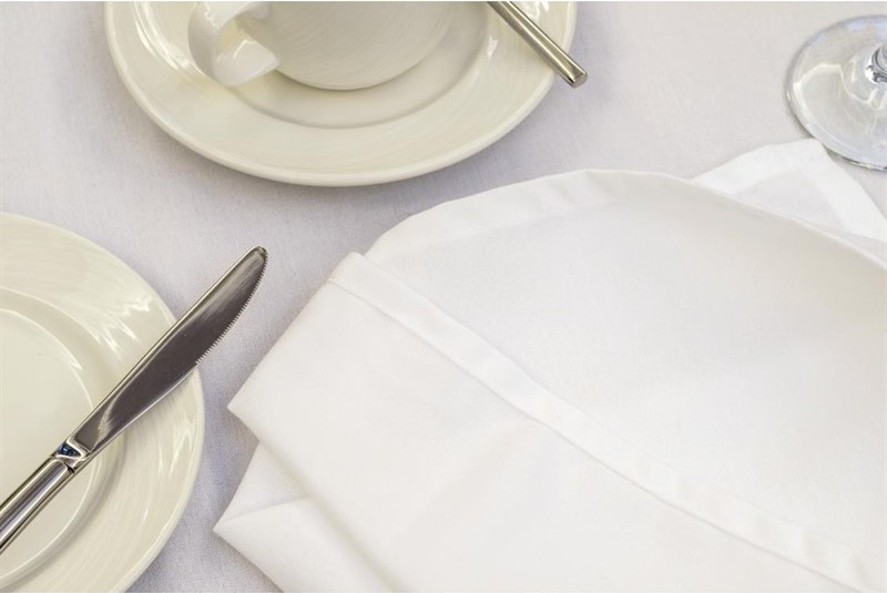  Mitre Essentials Occasions Round Tablecloth White 2800mm 