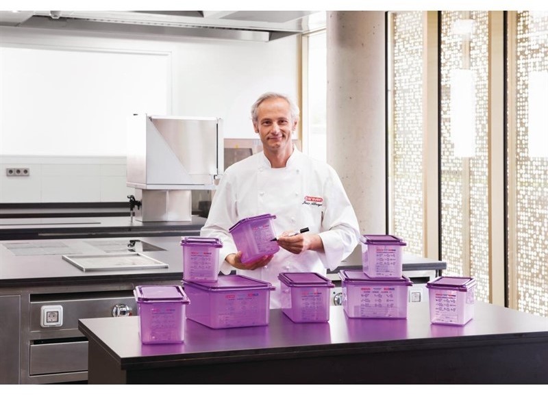  Araven Allergen Polypropylene 1/4 Gastronorm Food Storage Container Purple 4.3L 