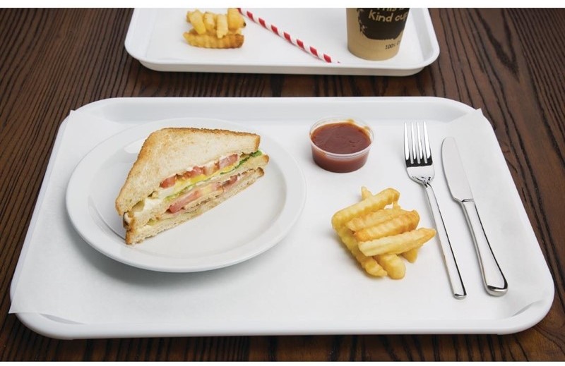  Kristallon Medium Polypropylene Fast Food Tray White 415mm 